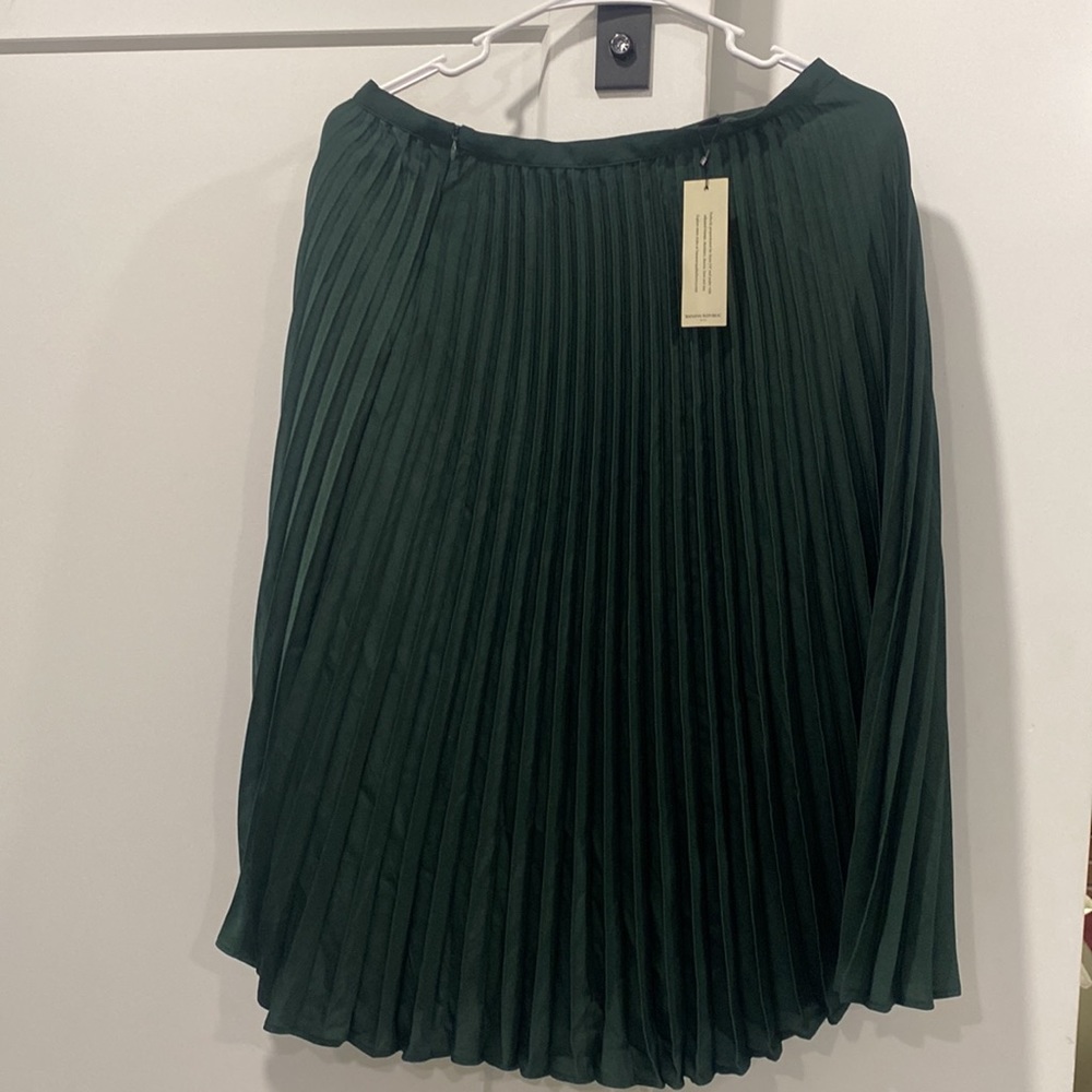 Banana Republic Factory Satin Pleated Midi Skirt Green 8 Petite 8P Sold Out NEW - Picture 5 of 5
